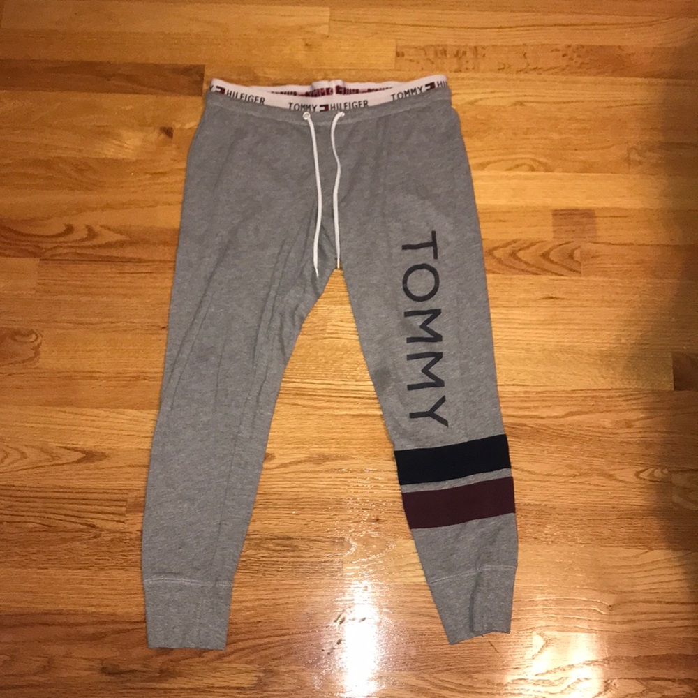 Grey Tommy Hilfiger Sweatpants/Joggers